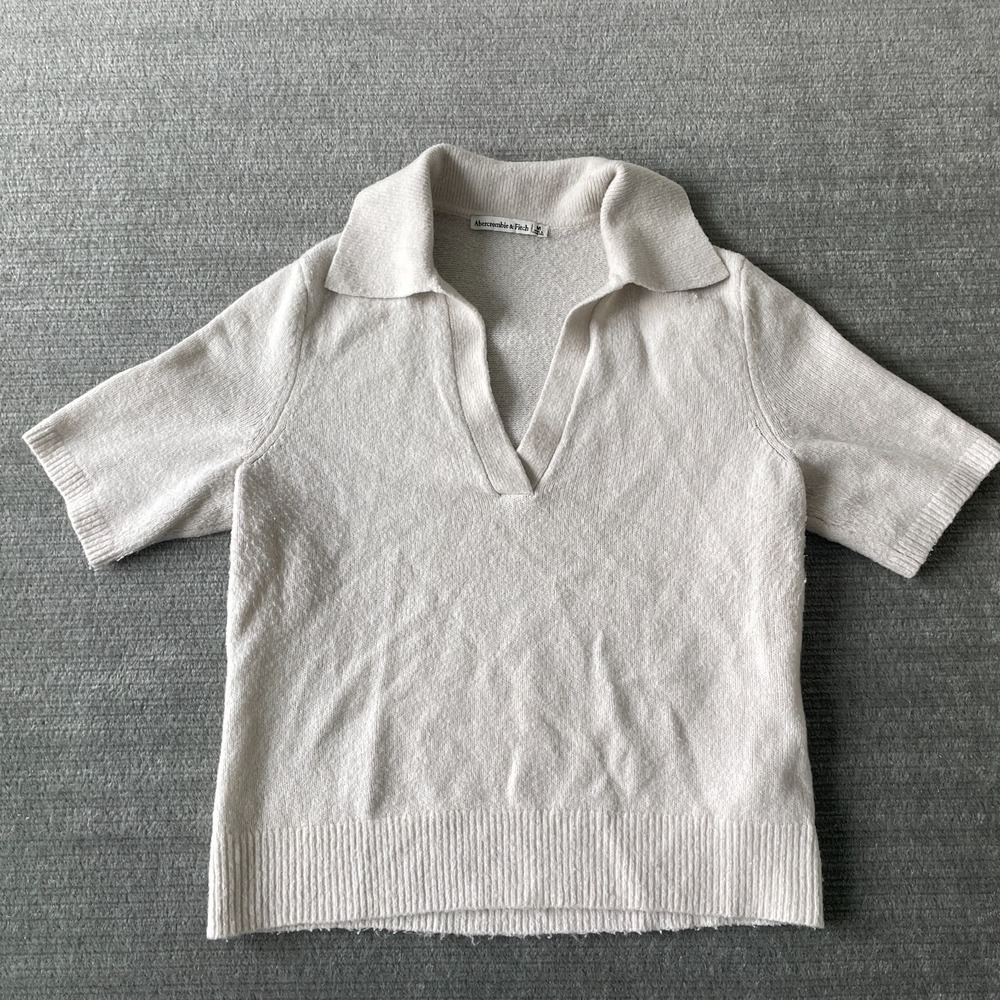 Abercrombie & Fitch Cream Short-Sleeve V-Neck Sweater